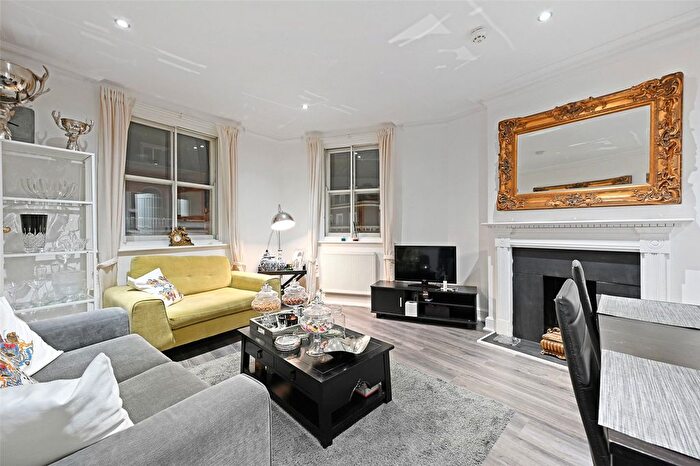 2 Bedroom Flat For Sale In Gloucester Road, London, SW7
