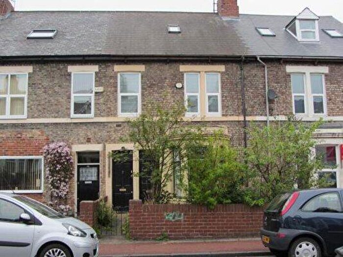 2 Bedroom Flat To Rent In Rothbury Terrace, Heaton, Newcastle Upon Tyne, NE6