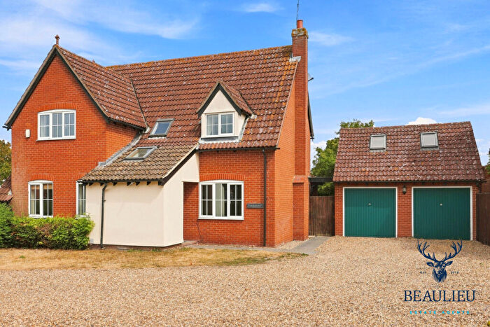 4 Bedroom Detached House For Sale In Bridge Croft, Chelmsford, CM3