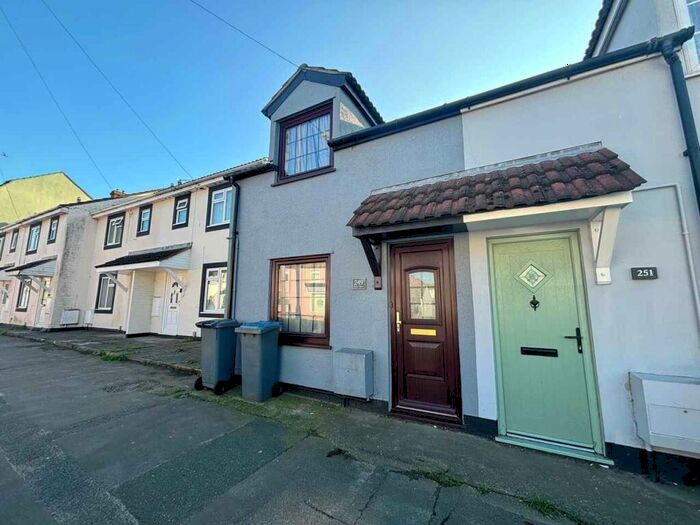 2 Bedroom Cottage To Rent In High Street Walton, Felixstowe, IP11