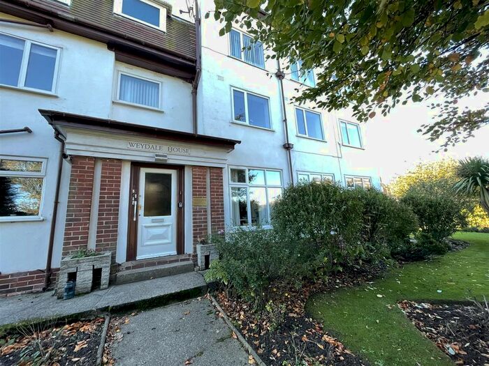 2 Bedroom Flat To Rent In Weydale Avenue, Scarborough, YO12