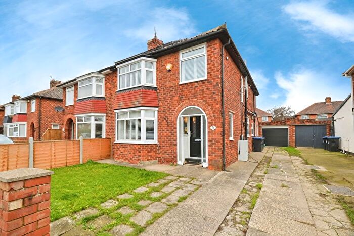 3 Bedroom Semi-Detached House For Sale In Heythrop Drive, Middlesbrough, TS5