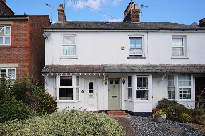 3 Bedroom End Of Terrace House For Sale In Longfield Road, Tring, HP23