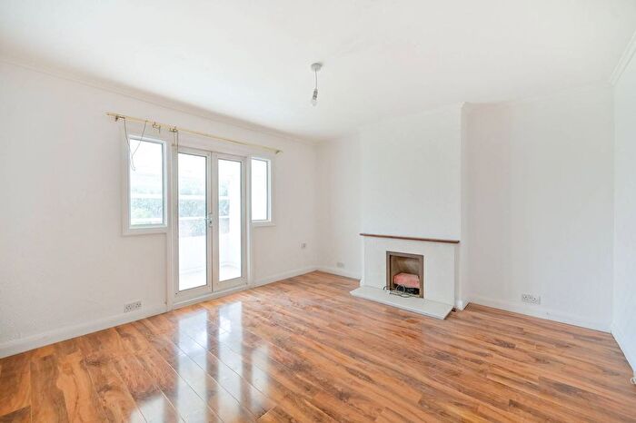 3 Bedroom Bungalow To Rent In Sheringham Avenue, Whitton, Twickenham, TW2