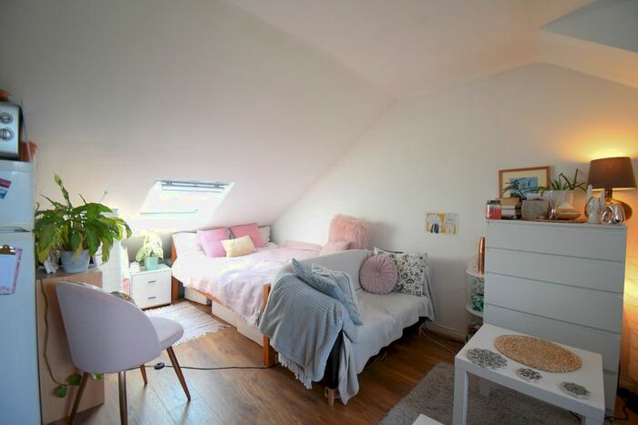 1 Bedroom Studio To Rent In Forest Drive East, London, E11