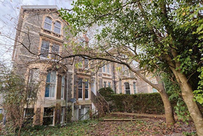 4 Bedroom Apartment To Rent In Hall Floor Flat, Elmdale Road, Tyndalls Park, Bristol, BS8