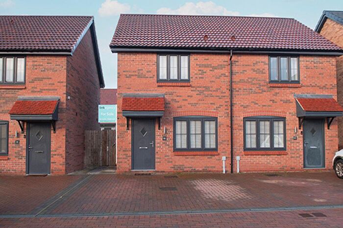 2 Bedroom Semi Detached House For Sale In Franks Close, Howden, Goole, DN14