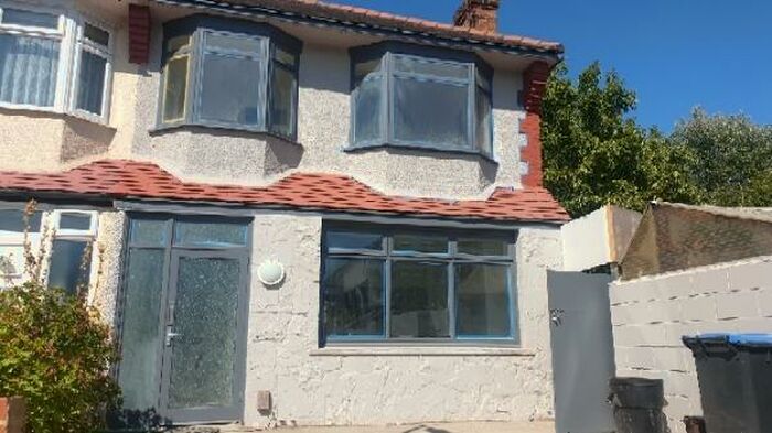 3 Bedroom Terraced House To Rent In St Ann's Road, : Bed Rec Bath, N9