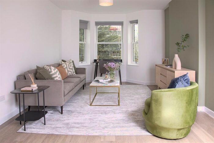 1 Bedroom Flat To Rent In Nightingale Walk, Farnham, GU9