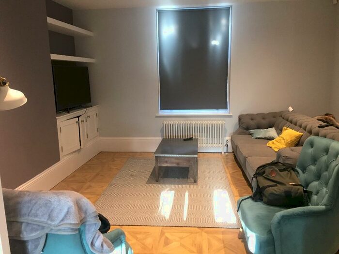 5 Bedroom Terraced House To Rent In Queen Square, Leeds, West Yorkshire, LS2