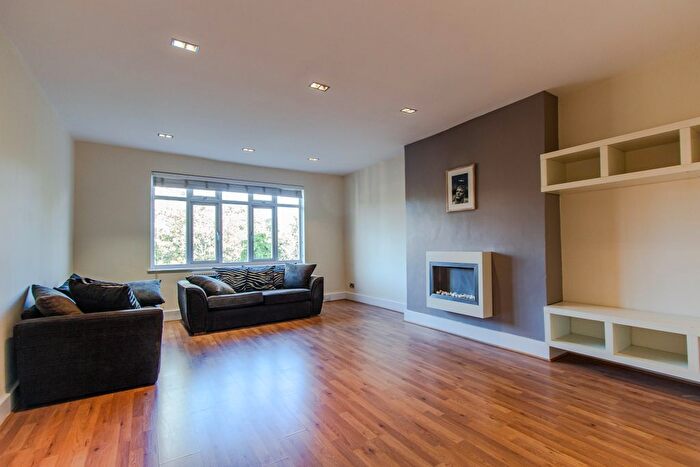 2 Bedroom Flat To Rent In Exeter Road, London, NW2