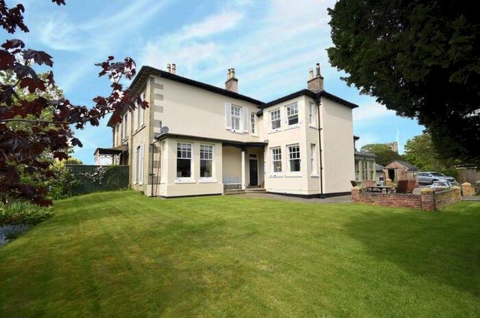 4 Bedroom Town House For Sale In Mill Street, Wem, Shrewsbury, SY4