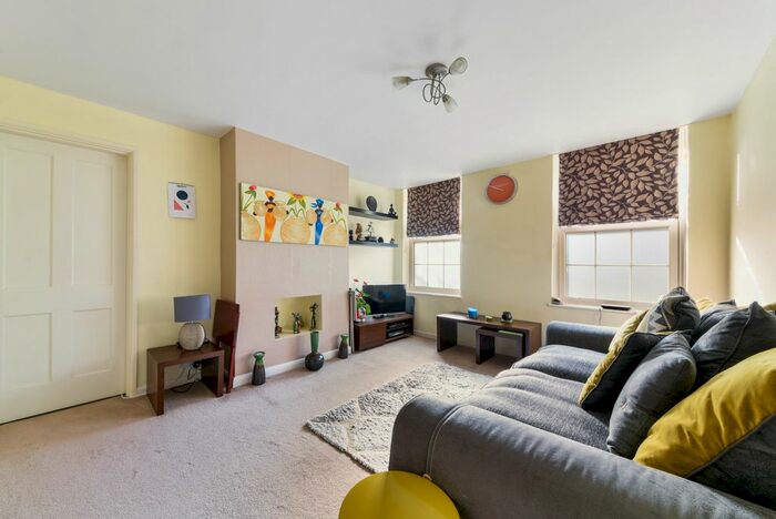 1 Bedroom Flat To Rent In Framlingham Crescent, London, SE9