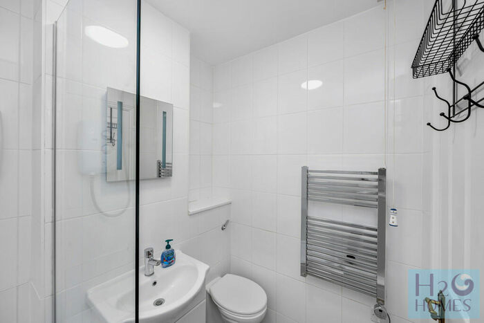1 Bedroom Apartment To Rent In Mariners Quay, BN2