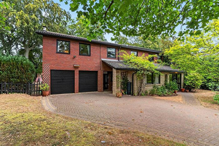 5 Bedroom Detached House For Sale In Robinswood, Wansford, Peterborough, PE8