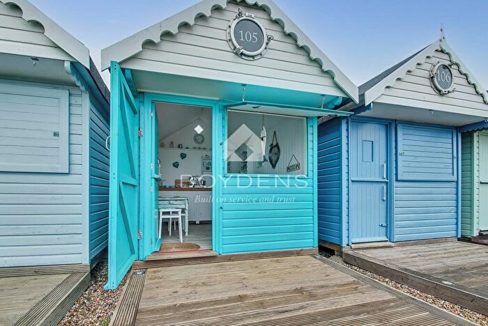 Chalet For Sale In Fifth Row Southcliff, Walton, CO14