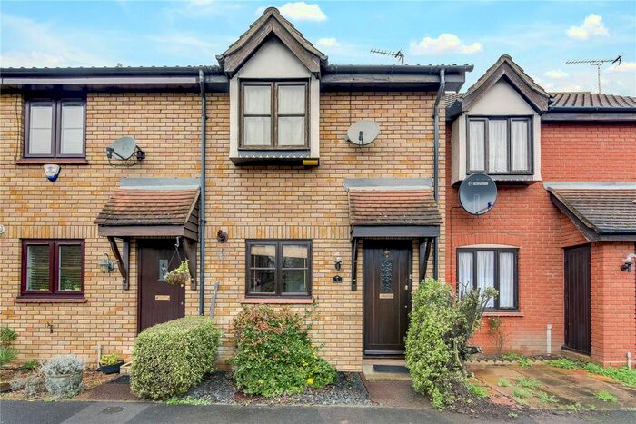 2 Bedroom Terraced House To Rent In Vienna Close, Ilford, Essex, IG5