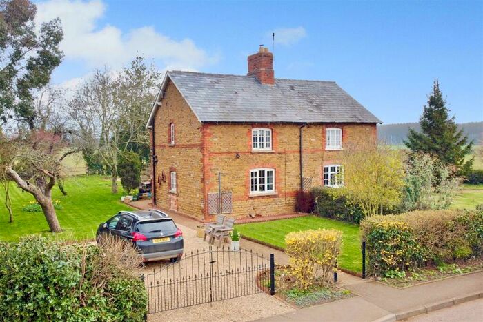 2 Bedroom House For Sale In Denton Lane, Harston, Grantham, NG32