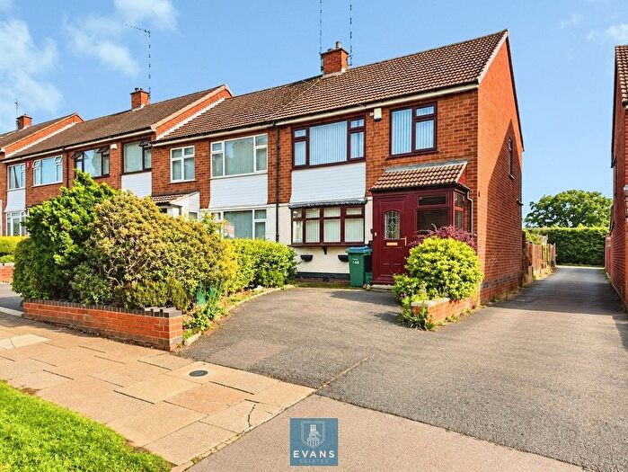 3 Bedroom End Of Terrace House For Sale In Beake Avenue, Whitmore Park, Coventry, CV6