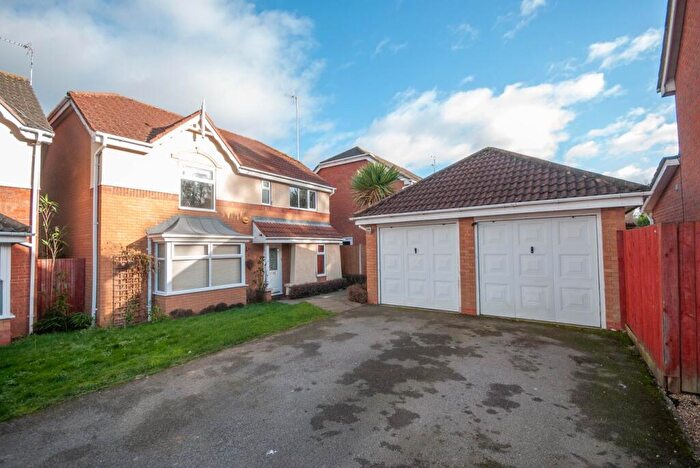 4 Bedroom Detached House To Rent In Braids Close, Rugby, CV21