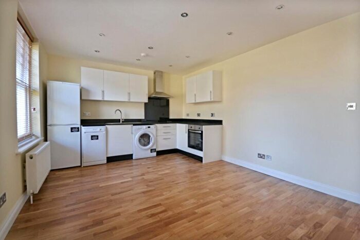 3 Bedroom Flat To Rent In West End Lane, West Hampstead, NW6