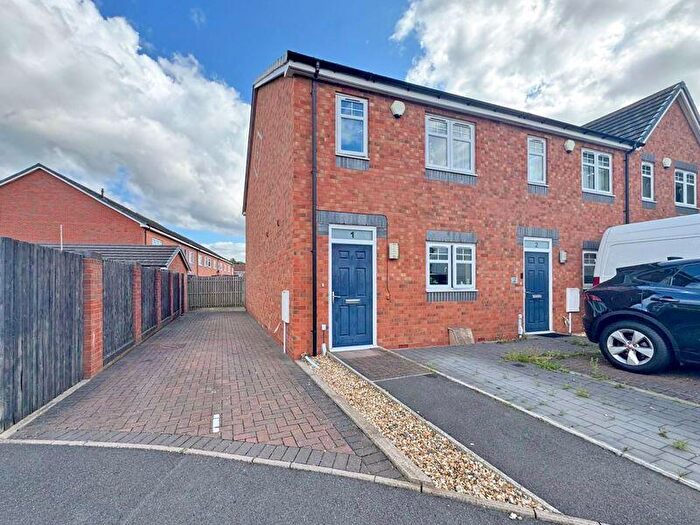 4 Bedroom End Of Terrace House For Sale In Nathu Drive, Tipton, DY4