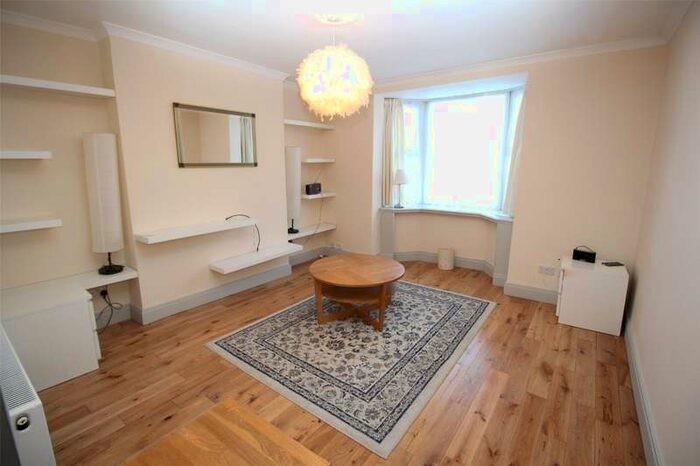 2 Bedroom Flat To Rent In Victoria Road, New Barnet, EN4