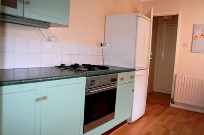 2 Bedroom Flat To Rent In Eighth Avenue, Heaton, Newcastle Upon Tyne, NE6