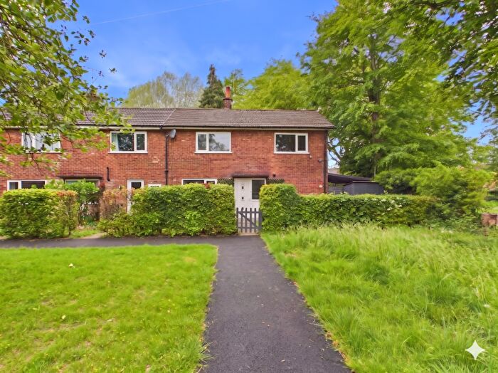 3 Bedroom End Of Terrace House For Sale In Kendal Road, Macclesfield, Cheshire, SK11