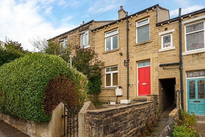 1 Bedroom Terraced House For Sale In Hanson Lane, Huddersfield, West Yorkshire, HD1