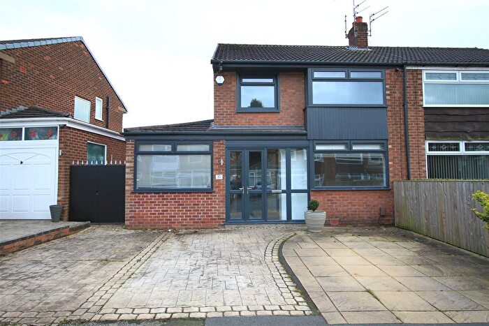 3 Bedroom Semi Detached House For Sale In Wakeling Road, Denton, Manchester, M34