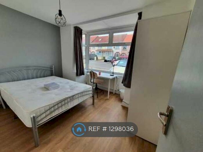 5 Bedroom Semi-Detached House To Rent In Northville Road, Bristol, BS7