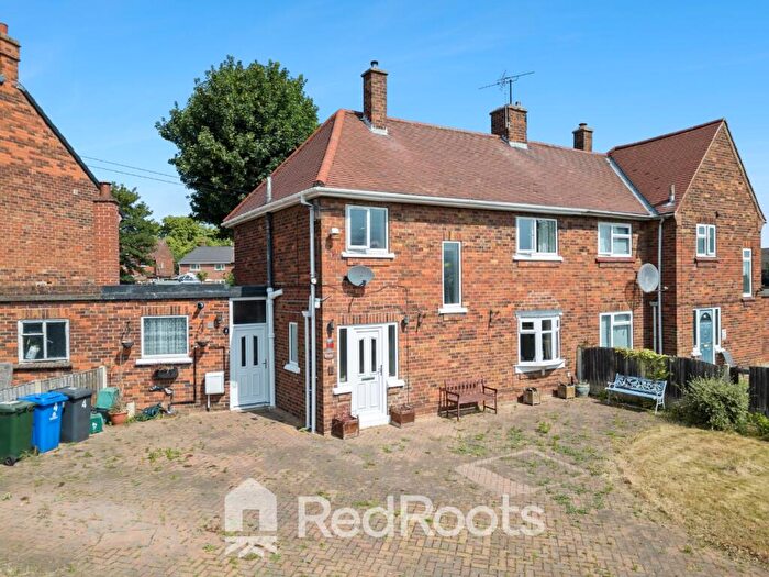3 Bedroom Semi-Detached House For Sale In Stonehill Rise, Doncaster, South Yorkshire, DN5