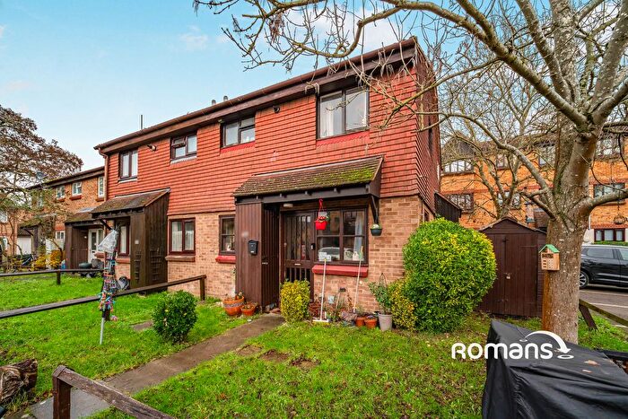 1 Bedroom Semi Detached House To Rent In Frankswood Avenue, Yiewsley, West Drayton, UB7