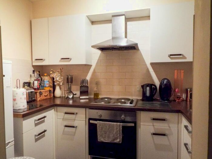 1 Bedroom Town House To Rent In Orchard Close, Wokingham RG40