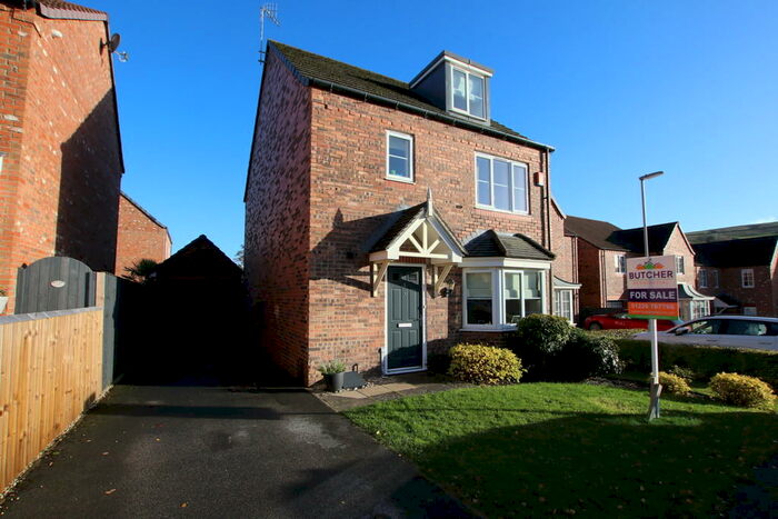 4 Bedroom Detached House For Sale In Low Rocha Grove, Millhouse Green, S36