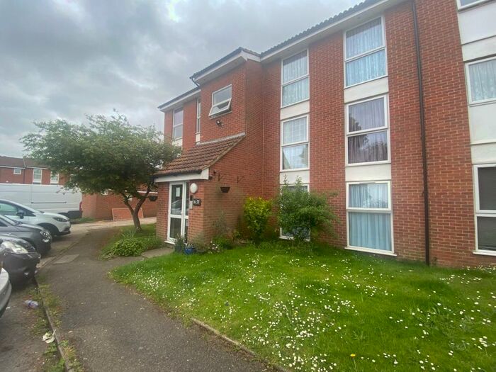 2 Bedroom Apartment To Rent In Berners Way, Broxbourne, EN10
