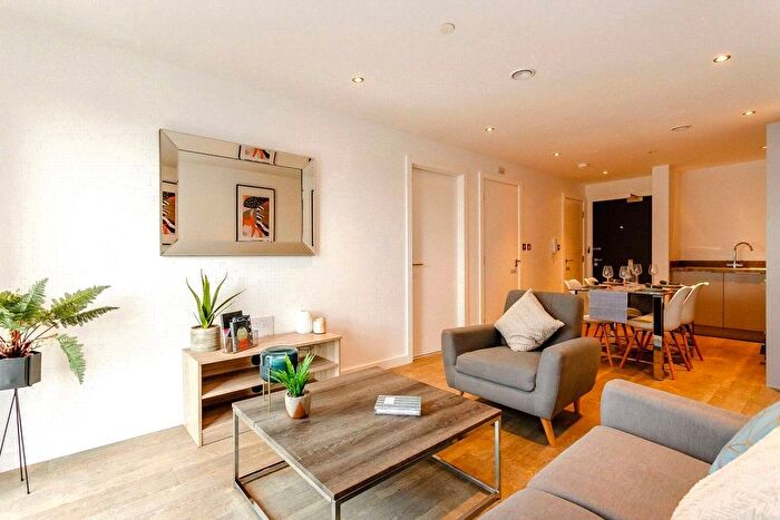 1 Bedroom Flat To Rent In Exchange Square, The Priory Queensway, Birmingham, West Midlands, B4