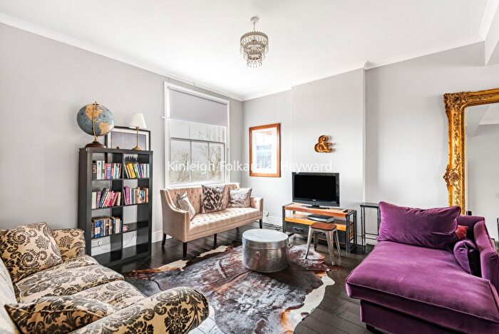 3 Bedroom Flat To Rent In Sarre Road, London, NW2