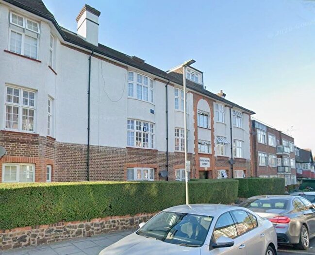 3 Bedroom Flat To Rent In Golders Green Road, London, NW11