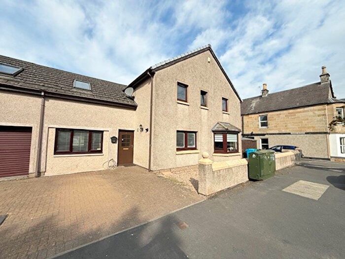 4 Bedroom Semi-Detached House For Sale In Balgonie Road, Markinch, KY7
