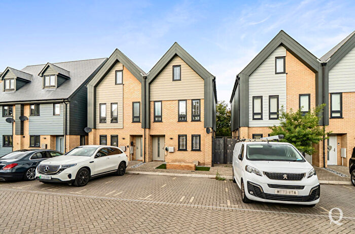 4 Bedroom Semi-Detached House For Sale In Commodores Close, Minster On Sea, Sheerness, Kent, ME12