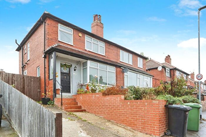 3 Bedroom Semi-Detached House For Sale In Hetton Road, Leeds, LS8