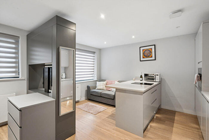 1 Bedroom Flat For Sale In Brookfield Road, No Chain, HP10
