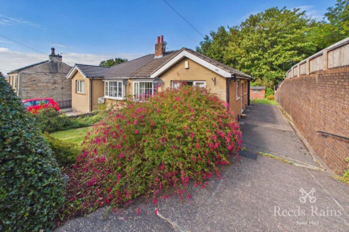 2 Bedroom Bungalow For Sale In Close Hill Lane, Newsome, Huddersfield, West Yorkshire, HD4