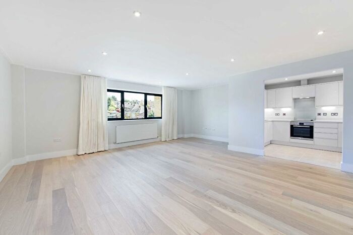 2 Bedroom Flat To Rent In High Street, Green Street Green, Orpington, BR6