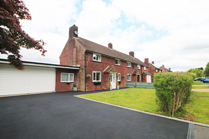 3 Bedroom Semi-Detached House For Sale In Bradshaw Lane, Greenhalgh, PR4