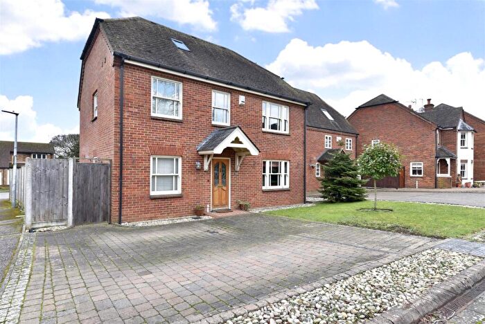 5 Bedroom Detached House For Sale In Dunwich Farm, Stevenage, SG1