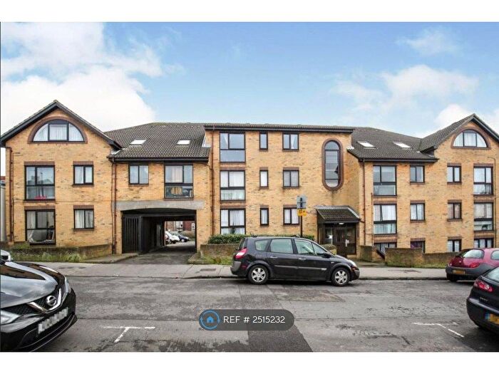 1 Bedroom Flat To Rent In Palace Court, Thornton Heath, CR7