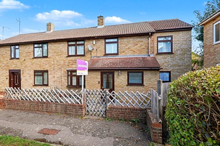3 Bedroom Semi-Detached House For Sale In Wootton Green, Twydall, ME8